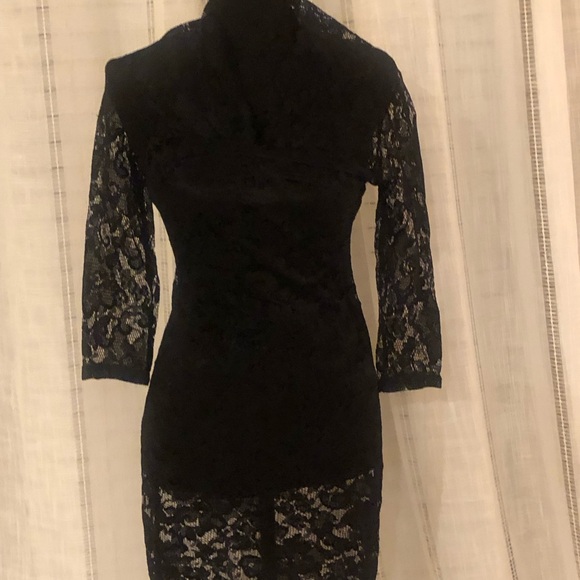 Bodycon Lace Dress - Picture 1 of 5